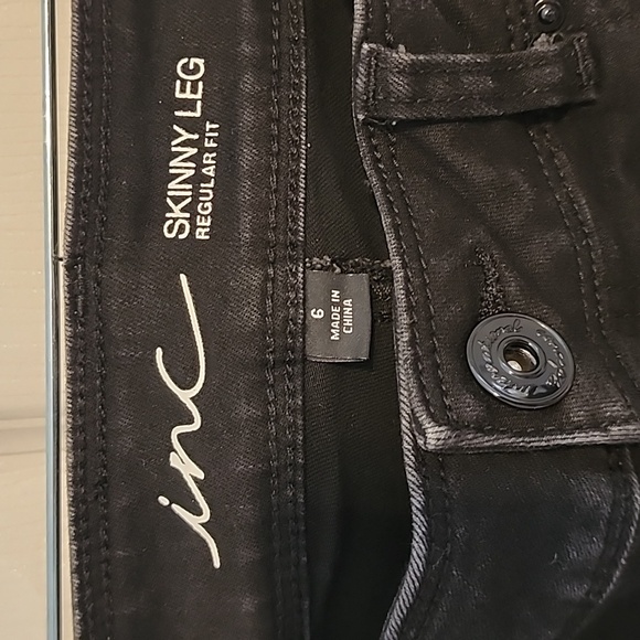 **Donated** Skinny jeans - Picture 8 of 8